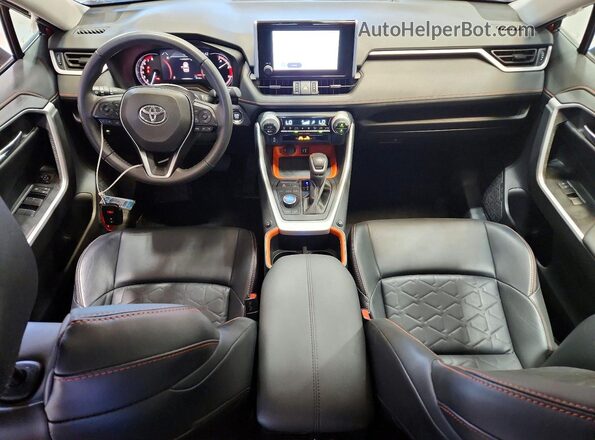 2T3J1RFV9RW423466 2024 TOYOTA RAV4 Красный Вид панели приборов