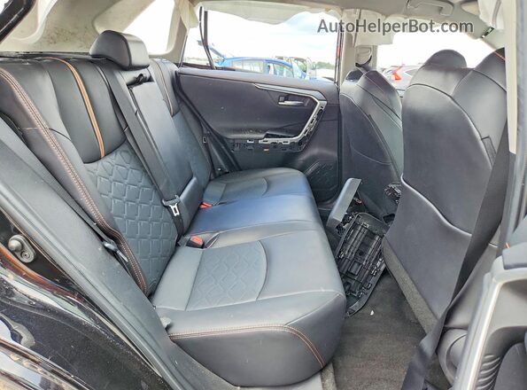 2T3J1RFVXNW257307 2022 TOYOTA RAV4 Черный Вид задней части салона