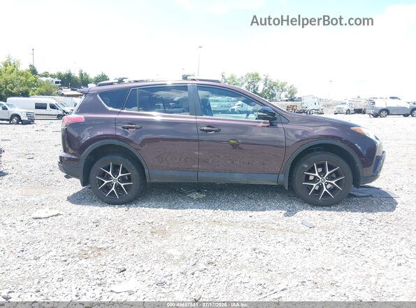 2T3JFREV1JW828213 2018 TOYOTA RAV4 Burgundy Widok wnętrza z tyłu