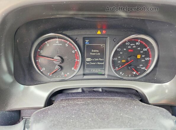 2T3JFREV2JW761508 2018 TOYOTA RAV4 Red Widok zestawu wskaźników