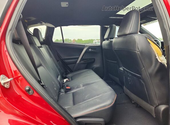 2T3JFREV2JW761508 2018 TOYOTA RAV4 Red Widok tylnych siedzeń