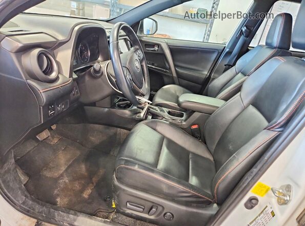 2T3JFREV4GW423438 2016 TOYOTA RAV4 Белый Вид салона спереди