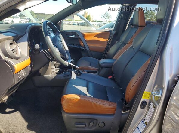 2T3JFREV5GW440927 2016 TOYOTA RAV4 Silver Вид салону спереду