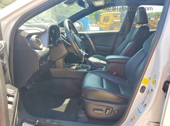 2T3JFREV8JW856221 2018 TOYOTA RAV4 White Widok wnętrza z przodu