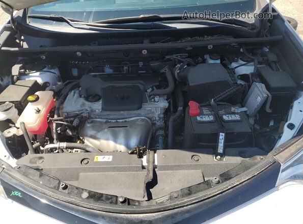 2T3JFREV8JW856221 2018 TOYOTA RAV4 White Widok wnętrza z tyłu