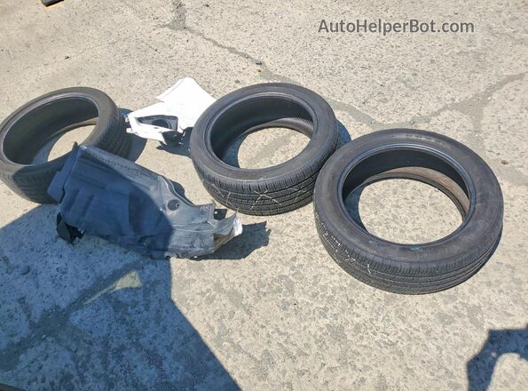 2T3JFREV8JW856221 2018 TOYOTA RAV4 White Widok komory silnika