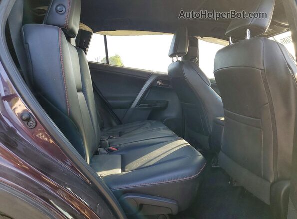 2T3JFREV9HW602026 2017 TOYOTA RAV4 Purple Widok wnętrza z tyłu