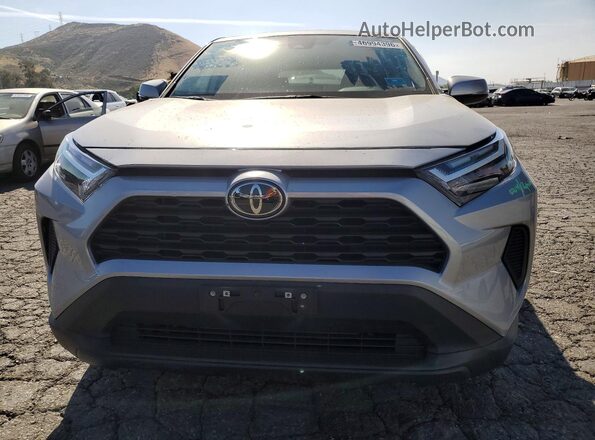 2T3K1RFV0SW395857 2025 TOYOTA RAV4 Silver Widok z przodu