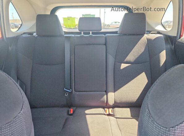 2T3K1RFV3KW049222 2019 TOYOTA RAV4 Red Vista de los asientos traseros