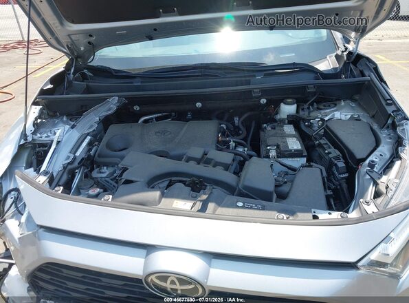 2T3K1RFV9SC328174 2025 TOYOTA RAV4 Silver Widok z tyłu
