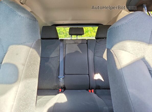 2T3LWRFV3SW278912 2025 TOYOTA RAV4 White Vista de los asientos traseros