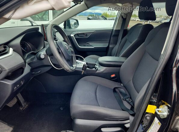 2T3MWRFV3KW038778 2019 TOYOTA RAV4 Черный Вид салона спереди