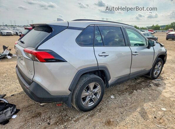 2T3MWRFV7RW209560 2024 TOYOTA RAV4 Silver Задня права чверть