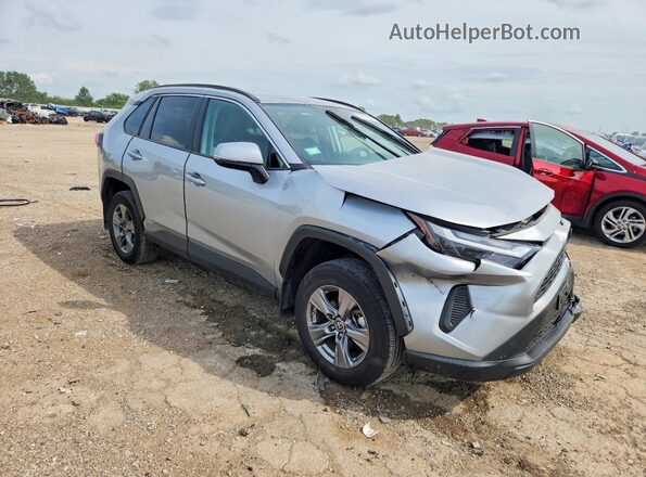 2T3MWRFV7RW209560 2024 TOYOTA RAV4 Silver Передня права чверть
