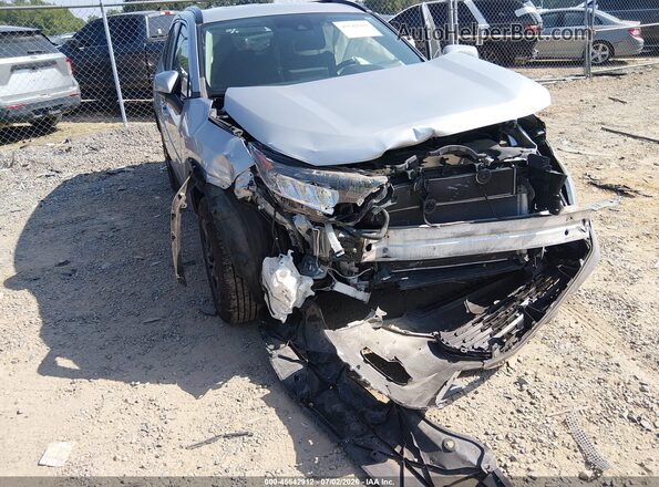 2T3MWRFV8LW096998 2020 TOYOTA RAV4 HYBRID Silver Widok z przodu