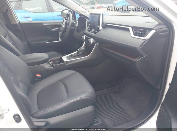 2T3N1RFV6MW222019 2021 TOYOTA RAV4 White Вид салону спереду