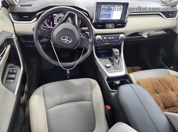 2T3N1RFVXLW085214 2020 TOYOTA RAV4 Maroon Вид панелі приладів
