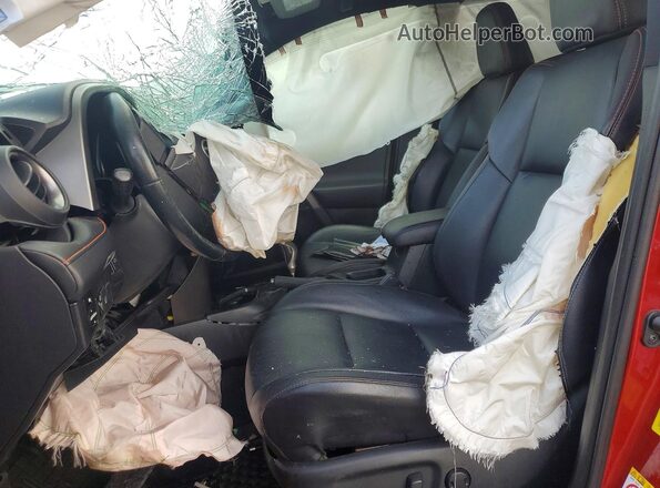 2T3NFREV1GW264430 2016 TOYOTA RAV4 Red წინა სალონის ხედი