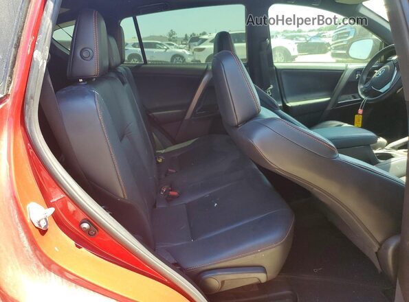 2T3NFREV4GW304743 2016 TOYOTA RAV4 Red Вид задньої частини салону