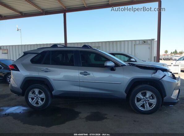 2T3P1RFV0KW080126 2019 TOYOTA RAV4 Silver Սալոնի հետևի տեսք