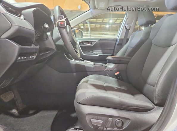 2T3P1RFV0MC150714 2021 TOYOTA RAV4 White Вид салону спереду