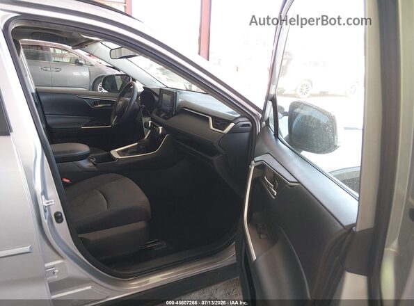 2T3P1RFV1NC256672 2022 TOYOTA RAV4 Silver წინა სალონის ხედი