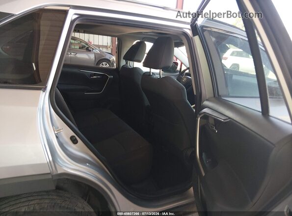 2T3P1RFV1NC256672 2022 TOYOTA RAV4 Silver VIN კოდის სტიკერის ხედი