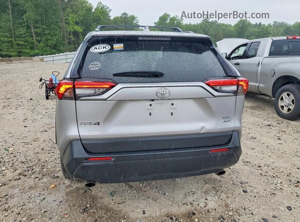 2T3P1RFV2LC125960 2020 TOYOTA RAV4 Silver Հետևի տեսք