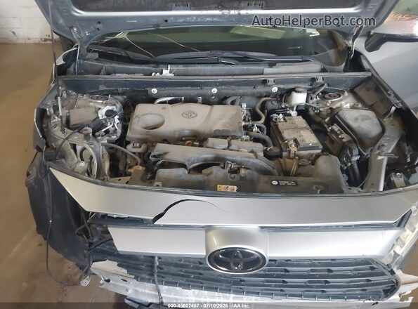 2T3P1RFV2MC205938 2021 TOYOTA RAV4 Серебряный Вид сзади