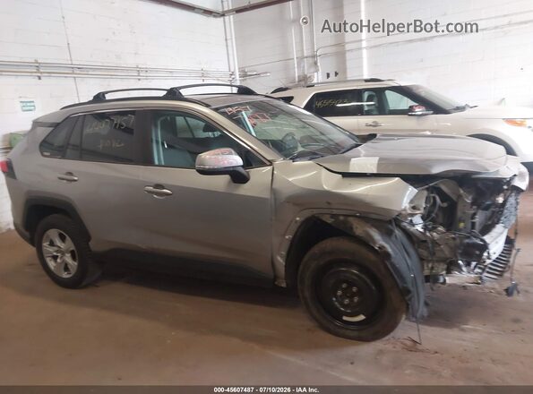 2T3P1RFV2MC205938 2021 TOYOTA RAV4 Серебряный Вид задней части салона