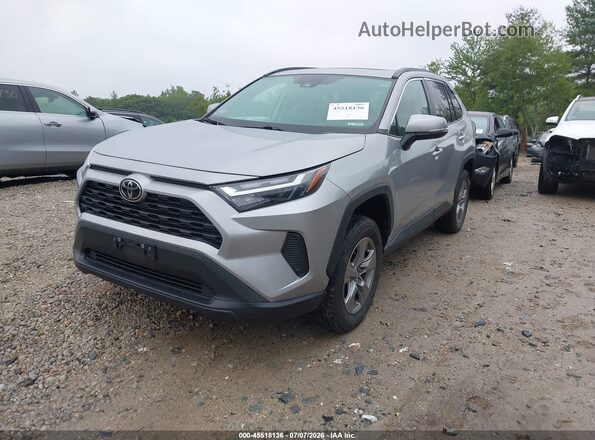 2T3P1RFV2NW267856 2022 TOYOTA RAV4 Silver Vista tres cuartos delantera izquierda