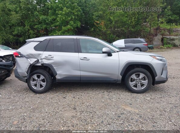 2T3P1RFV2NW267856 2022 TOYOTA RAV4 Silver Vista interior trasera