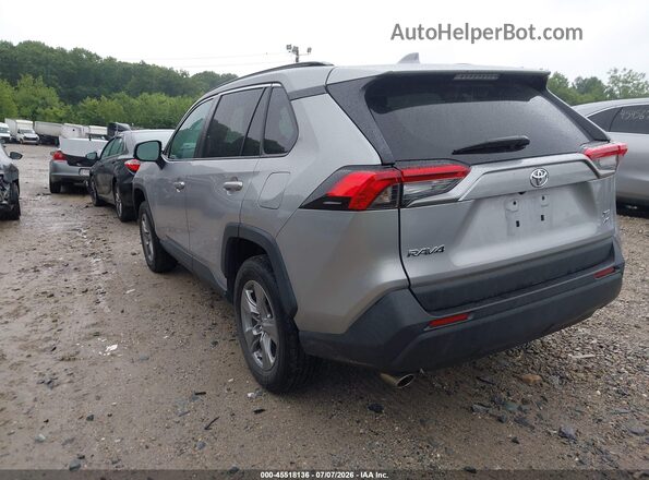 2T3P1RFV2NW267856 2022 TOYOTA RAV4 Silver Trasero izquierdo