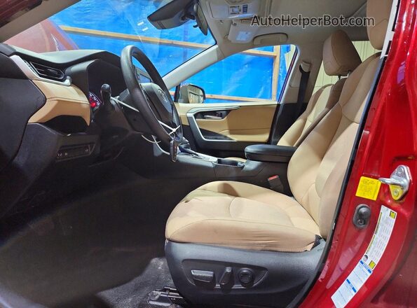 2T3P1RFV2NW306607 2022 TOYOTA RAV4 Maroon Widok wnętrza z przodu
