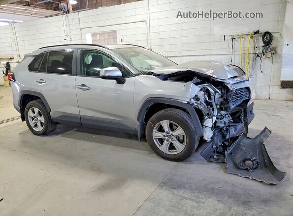 2T3P1RFV3KW075244 2019 TOYOTA RAV4 Серебряный Передняя правая четверть