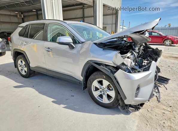 2T3P1RFV3KW077849 2019 TOYOTA RAV4 Silver Delantero derecho
