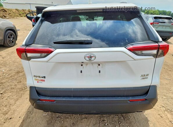 2T3P1RFV3MW245329 2021 TOYOTA RAV4 Белый Вид сзади