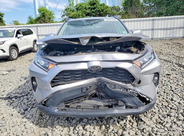 2T3P1RFV4MW141853 2021 TOYOTA RAV4 Silver Widok z przodu
