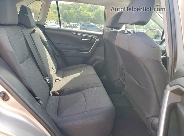 2T3P1RFV4MW141853 2021 TOYOTA RAV4 Silver Widok wnętrza z tyłu