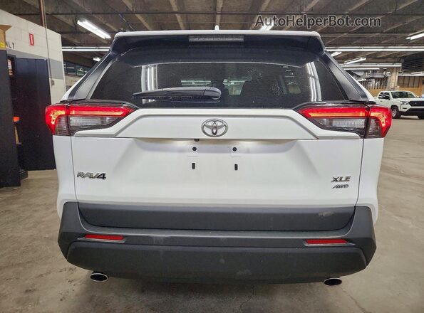 2T3P1RFV5RC426912 2024 TOYOTA RAV4 White Вид ззаду
