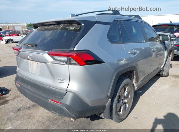 2T3P1RFV7NW270431 2022 TOYOTA RAV4 Silver Задня права чверть