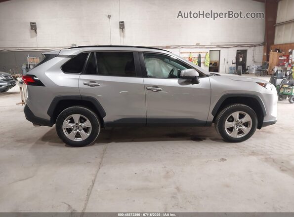 2T3P1RFV8KC037932 2019 TOYOTA RAV4 Silver უკანა სალონის ხედი