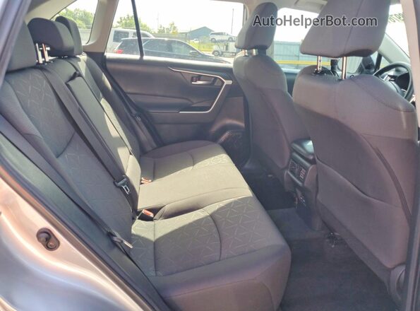 2T3P1RFV8NW268316 2022 TOYOTA RAV4 Silver უკანა სალონის ხედი