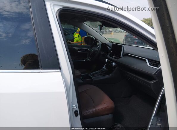 2T3P1RFV8PC333671 2023 TOYOTA RAV4 Белый Вид салона спереди