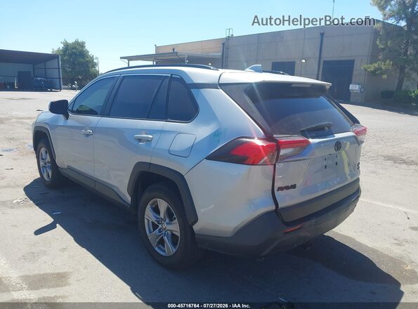 2T3P1RFV8RW489632 2024 TOYOTA RAV4 Silver Դիմացի տեսք