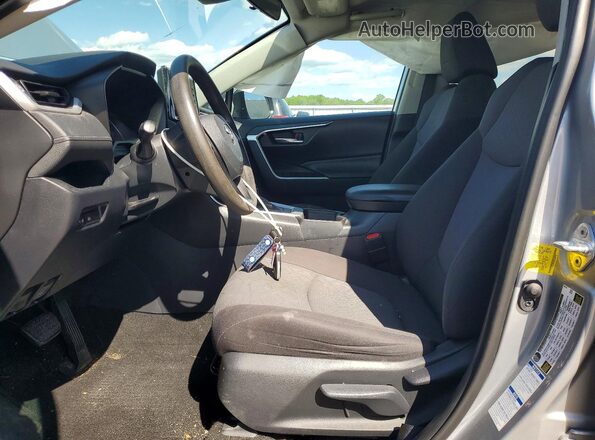 2T3P1RFV9KW058156 2019 TOYOTA RAV4 Silver წინა სალონის ხედი