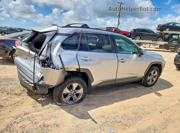 2T3P1RFV9NC256516 2022 TOYOTA RAV4 Silver Tył prawy