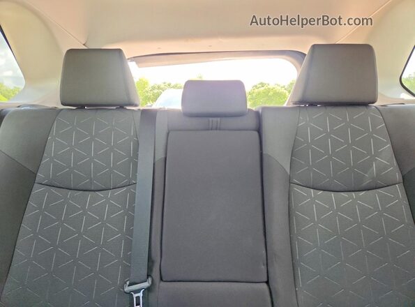 2T3P1RFV9NC256516 2022 TOYOTA RAV4 Silver Widok tylnych siedzeń