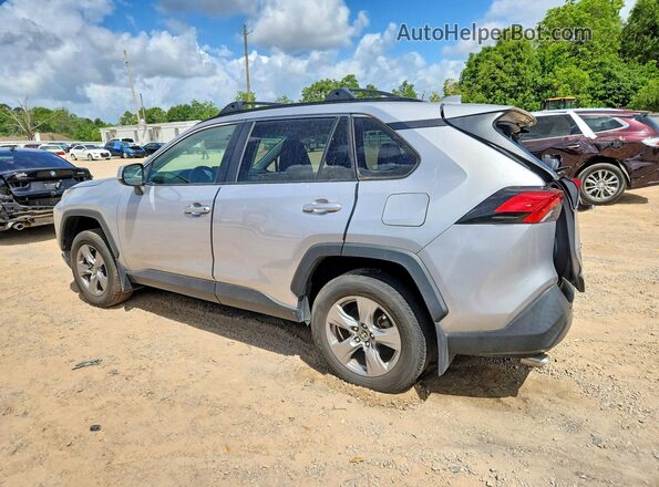2T3P1RFV9NC256516 2022 TOYOTA RAV4 Silver Tył lewy