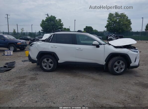 2T3P1RFV9SW609122 2025 TOYOTA RAV4 White Սալոնի հետևի տեսք
